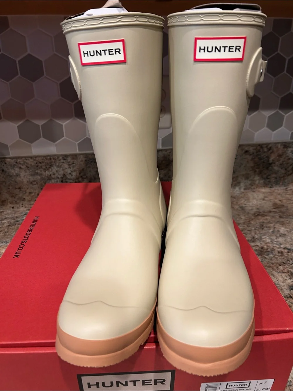 *New*Hunter Short Rain Boot in Gravel/Biscuit-  US size 9